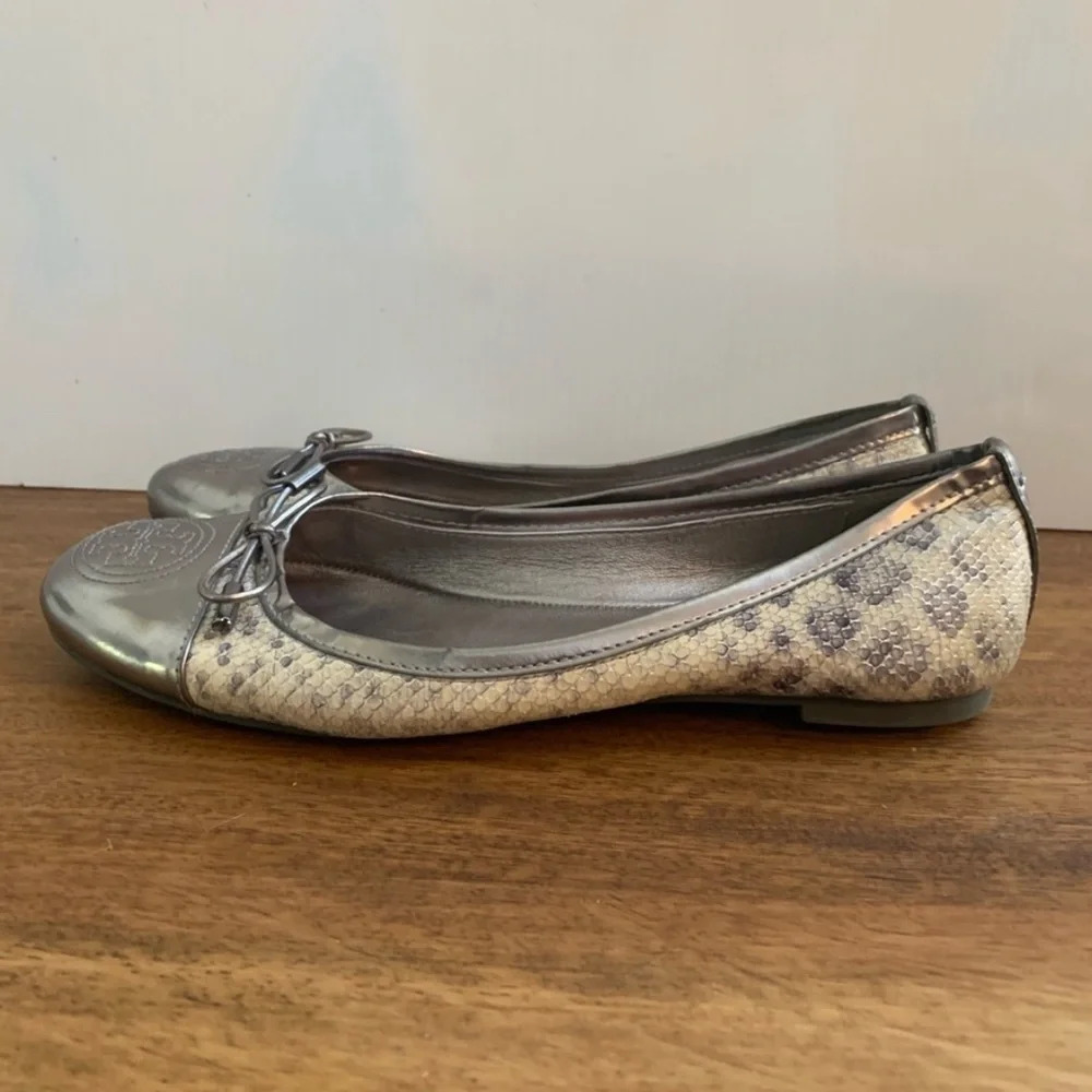 Tory Burch Verbena Snakeskin Silver Ballet Flats Shoes- Size 8.5